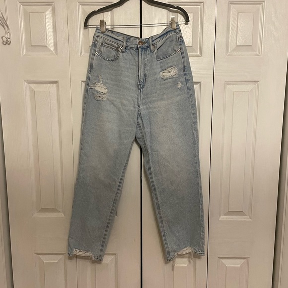 American Eagle Outfitters Denim - American Eagle Mom Jean Size 8